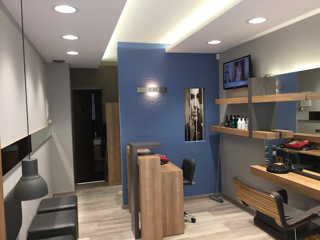 Opinii despre Βαλεντίνο Barbershop Κουρείο Ζωγράφου în Μουδανιά - Κουρείο