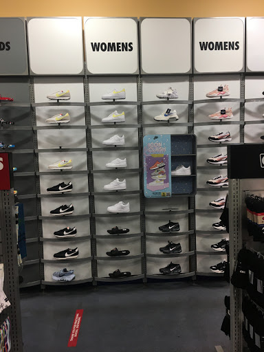 Shoe Store «Famous Footwear», reviews and photos, 2018 S Commons, Federal Way, WA 98003, USA