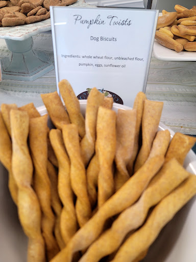 Pet Supply Store «3 Dogs and a Chick», reviews and photos, 130 Miracle Strip Pkwy SE, Fort Walton Beach, FL 32548, USA