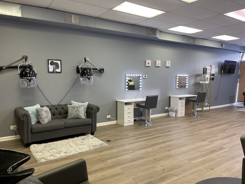 Glitz & Glam Beauty Lounge LLC 60104