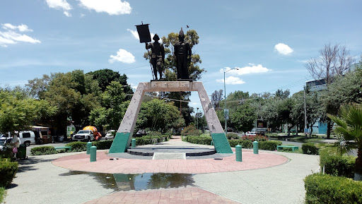 Monumento Hernan Cortés y Cuauhtémoc