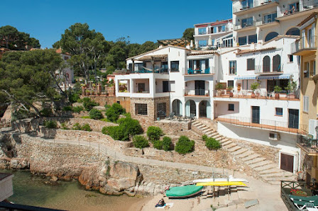 Hotel Aigua Blava Playa de Fornells s/n, 17255 Begur, Girona, España