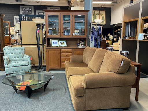 Thrift Store «Transitional Treasures», reviews and photos, 601 Towpath Rd e, Broadview Heights, OH 44147, USA