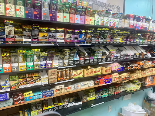 Tobacco Shop «Smokers Heaven KC», reviews and photos, 10145 Wornall Rd, Kansas City, MO 64114, USA