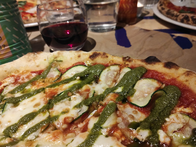 Comments and reviews of Four Hundred Rabbits: Pizza Restaurant Crystal Palace