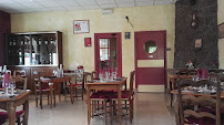 Atmosphère du Restaurant français La Maison du Moulin à Vent à Romanèche-Thorins - n°2