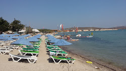 Foto von Alacati Plaji und die siedlung