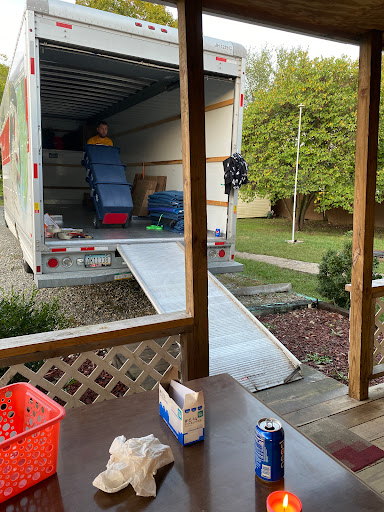 Moving and Storage Service «Kentuckiana Moving LLC, Movers | New Albany Movers | Jeffersonville Movers», reviews and photos, 2011 Southern Hills Dr, Borden, IN 47106, USA