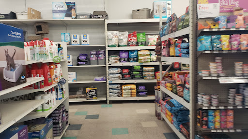 Pet Supply Store «Petco Animal Supplies», reviews and photos, 629 E Dundee Rd, Palatine, IL 60067, USA