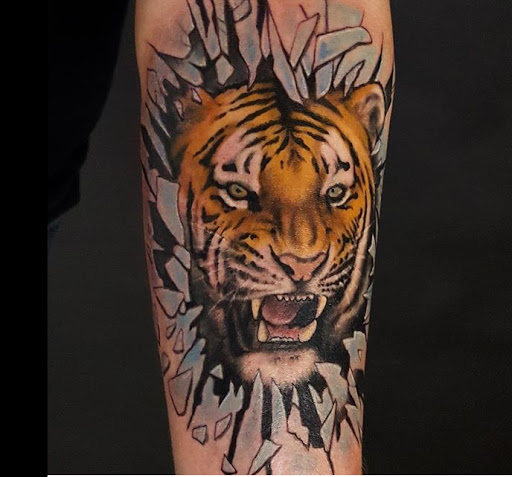 Tattoo Shop «Ink and Iron Tattoo Parlour and Gallery», reviews and photos, 1505 Adams St, Toledo, OH 43604, USA