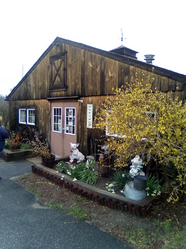 Gourmet Grocery Store «Nodines Gourmet Store», reviews and photos, 39 North St, Goshen, CT 06756, USA