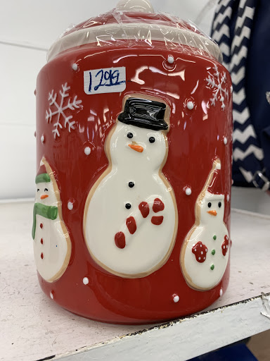 Thrift Store «Thrift Center», reviews and photos, 820 E Shields Ave, Fresno, CA 93704, USA