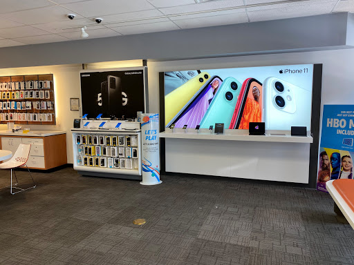 Cell Phone Store «AT&T», reviews and photos, 2020 W Brandon Blvd, Brandon, FL 33511, USA