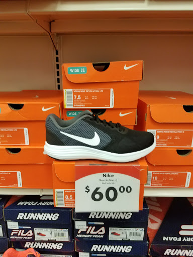 Shoe Store «Shoe Carnival», reviews and photos, 3271 Marketplace Dr, Council Bluffs, IA 51501, USA