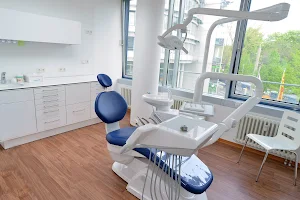 Zahnarztpraxis Hause image