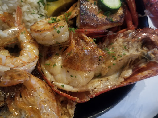 Seafood Restaurant «Georgia Shrimp Co.», reviews and photos, 100 N Peachtree Pkwy #36, Peachtree City, GA 30269, USA