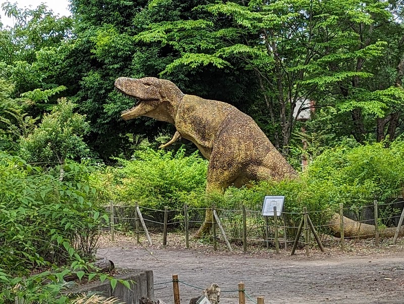 ティラノサウルス像