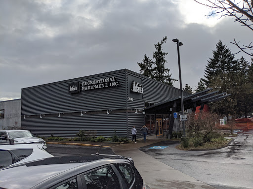 Camping Store «REI», reviews and photos, 7410 SW Bridgeport Rd, Tigard, OR 97224, USA