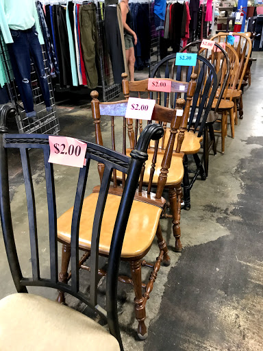 Thrift Store «St. Vincent de Paul Fenton Thrift Store», reviews and photos, 625 Gravois Rd, Fenton, MO 63026, USA