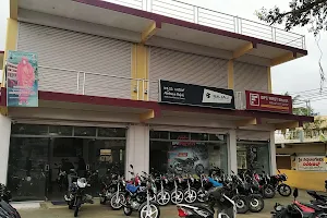 Akshaya bajaj showroom image