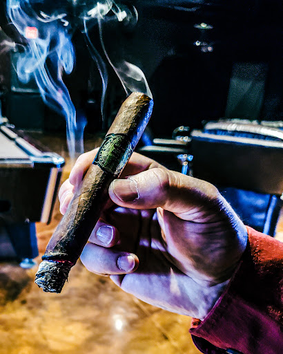 Tobacco Shop «Tobacco Town», reviews and photos, 17108 Fort St, Riverview, MI 48193, USA