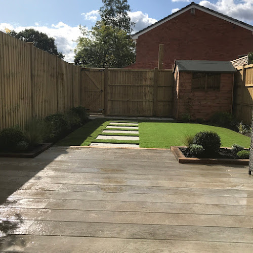 Reviews of Outdoor Creations in London - Landscaper