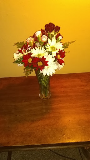 The Flower Box Flower Shop, 18008 E 13 Mile Rd, Roseville, MI 48066, USA, 