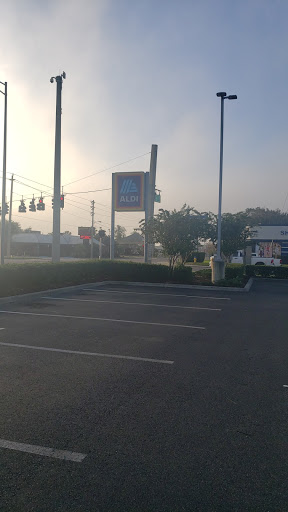 Supermarket «ALDI», reviews and photos, 333 Ave K SW, Winter Haven, FL 33880, USA
