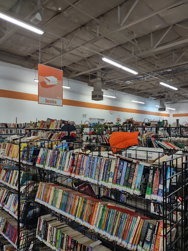 Thrift Store «Thunderbird & Scottsdale Goodwill Retail Store & Donation Center», reviews and photos, 14202 N Scottsdale Rd, Scottsdale, AZ 85254, USA