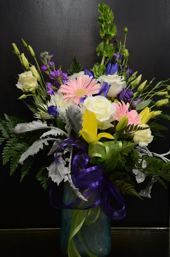 Florist «Mt Washington Florist», reviews and photos, 145 N Bardstown Rd, Mt Washington, KY 40047, USA