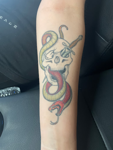 Tattoo Shop «Up In Arms Tattoos and Piercings», reviews and photos, 539 Carnot Rd, Moon, PA 15108, USA