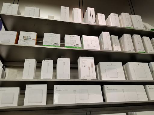 Computer Store «Apple Easton Town Center», reviews and photos, 4210 The Strand, Columbus, OH 43219, USA