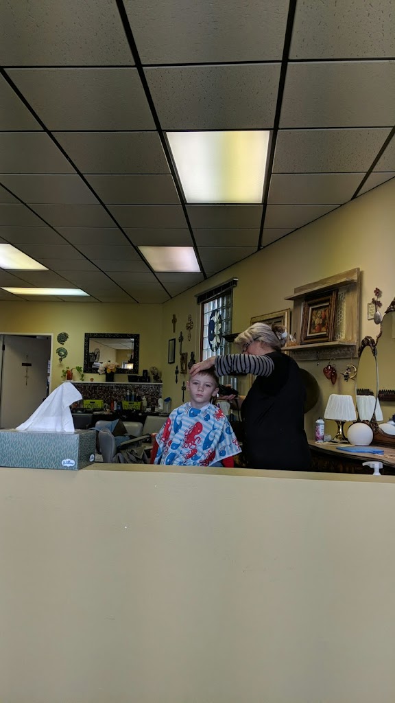 Pamadoo's Family Hair Care Center 60013