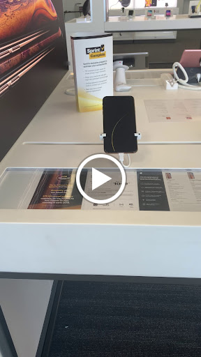 Cell Phone Store «Sprint Store», reviews and photos, 415 Cleveland St, Muscatine, IA 52761, USA