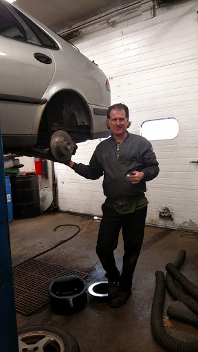 Auto Repair Shop «Foreign Car Specialists», reviews and photos, 124 Washington St, Poughkeepsie, NY 12601, USA