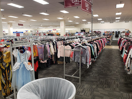 Clothing Store «Burlington Coat Factory», reviews and photos, 4701 N Harlem Ave, Harwood Heights, IL 60706, USA