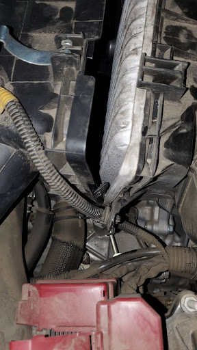 Tire Shop «Firestone Complete Auto Care», reviews and photos, 2331 Chester Ave, Bakersfield, CA 93301, USA