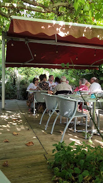 Atmosphère du Restaurant Auberge Du Cheval Rouge à Chisseaux - n°7