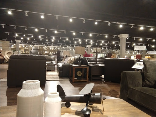 Furniture Store «Living Spaces - Glendale, AZ», reviews and photos, 6767 W Bell Rd, Glendale, AZ 85308, USA