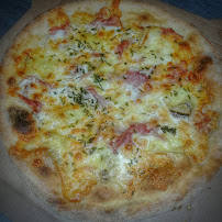 Pizza du Pizzas à emporter Divino-Pizzeria-Sassenage-champion de France de la pizza - n°8