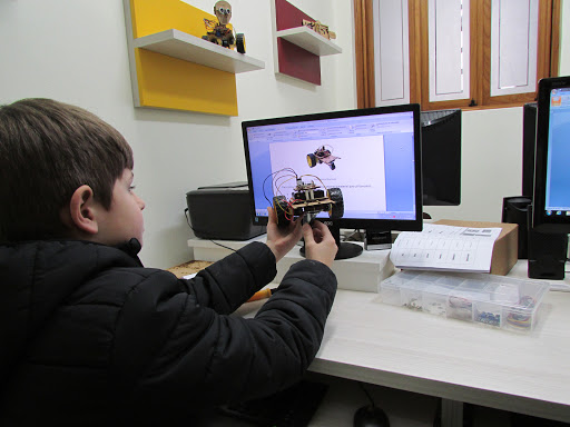 Logo da empresa - ROE - Cursos de Programação, Robótica e Games