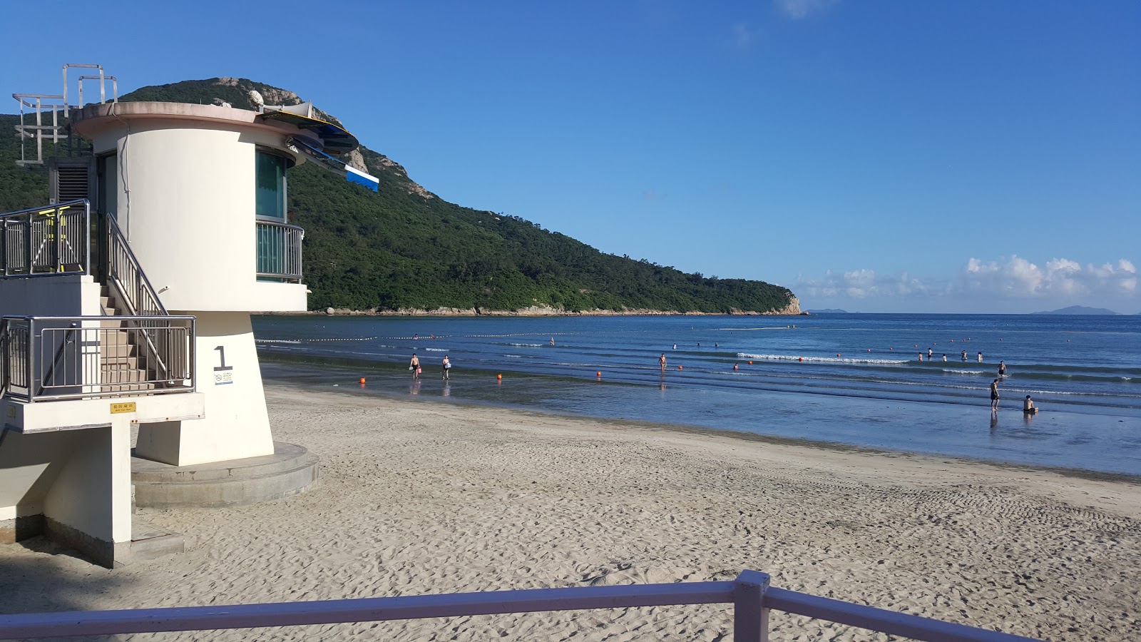 Foto van Pui O Beach met lange baai