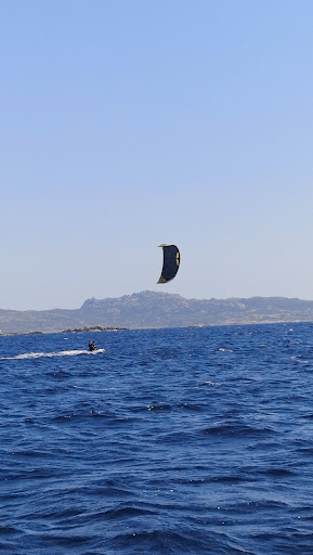 kitesurfcorse.com / ANNA Ride Pro Center à Figari, Corse-du-Sud (2A)
