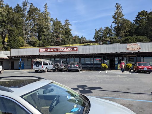 Grocery Store «Gualala Supermarket», reviews and photos, 39225 CA-1, Gualala, CA 95445, USA