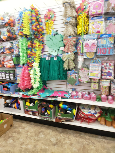 Dollar Store «Dollar Tree», reviews and photos, 10565 W Colfax Ave, Lakewood, CO 80215, USA