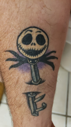 Tattoo Shop «MOM’S TATTOOS», reviews and photos, 1381 Main St, Dunedin, FL 34698, USA