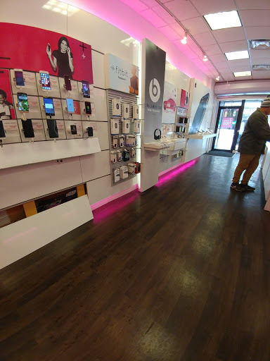 Cell Phone Store «T-Mobile», reviews and photos, 369 George St, New Brunswick, NJ 08901, USA