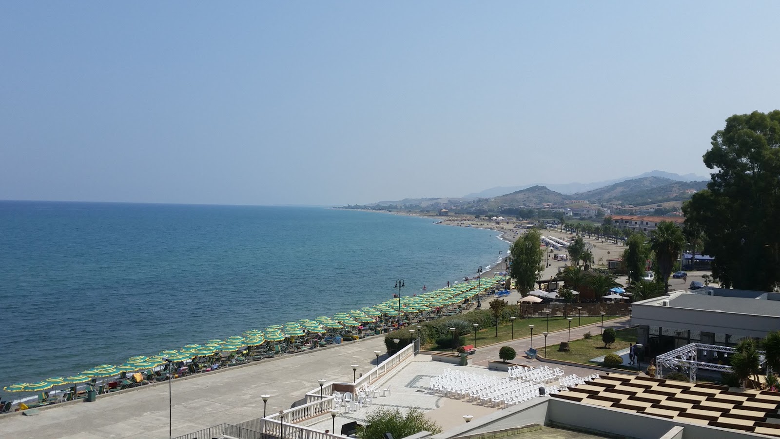 Marina di Mandatoriccio Beach'in fotoğrafı kısmen tatil bölgesi