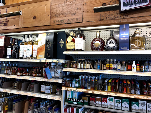 Liquor Store «Richards Wine & Spirits», reviews and photos, 175 Wolcott Square, Hyde Park, MA 02136, USA