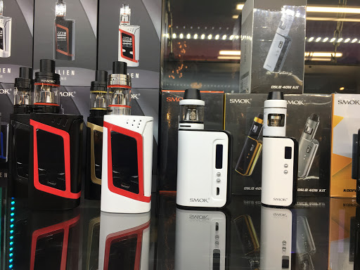 Body Piercing Shop «Vibes Smoke Shop & Piercing», reviews and photos, 1222 El Camino Real, Redwood City, CA 94061, USA